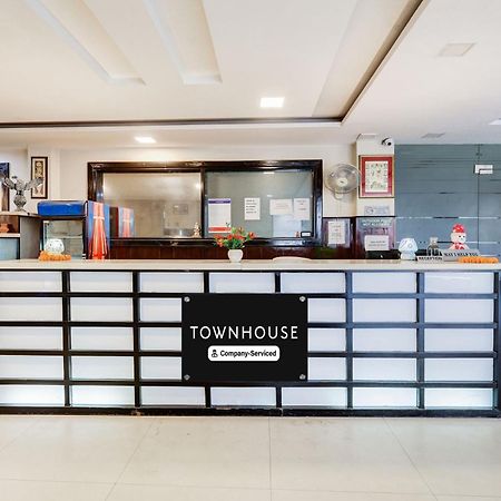 Super Townhouse Sector 38 Gurgaon Near Medanta Hotel Exterior foto