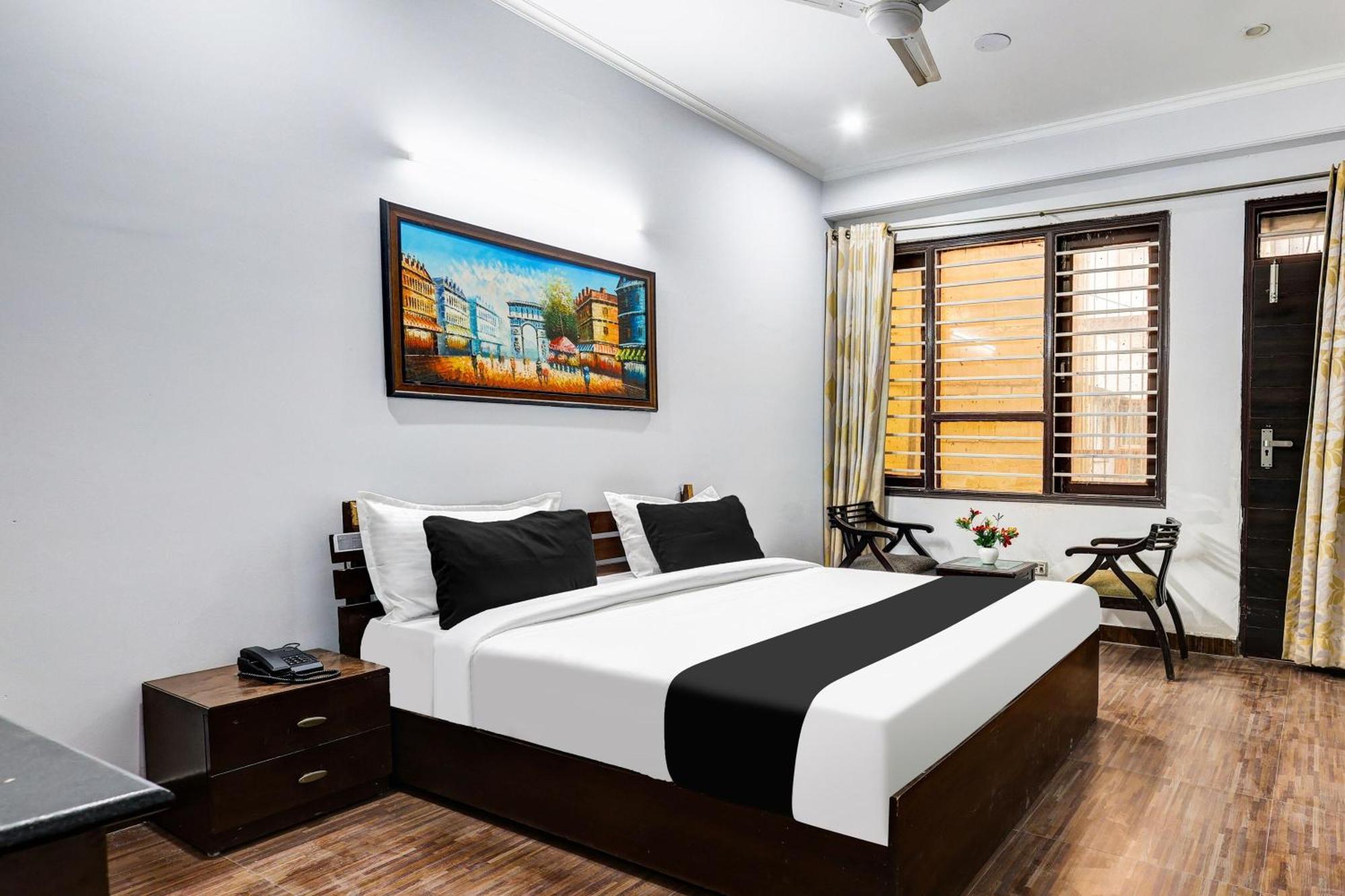 Super Townhouse Sector 38 Gurgaon Near Medanta Hotel Exterior foto